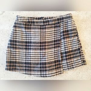 Iris Skort. Medium. Brown, tan.